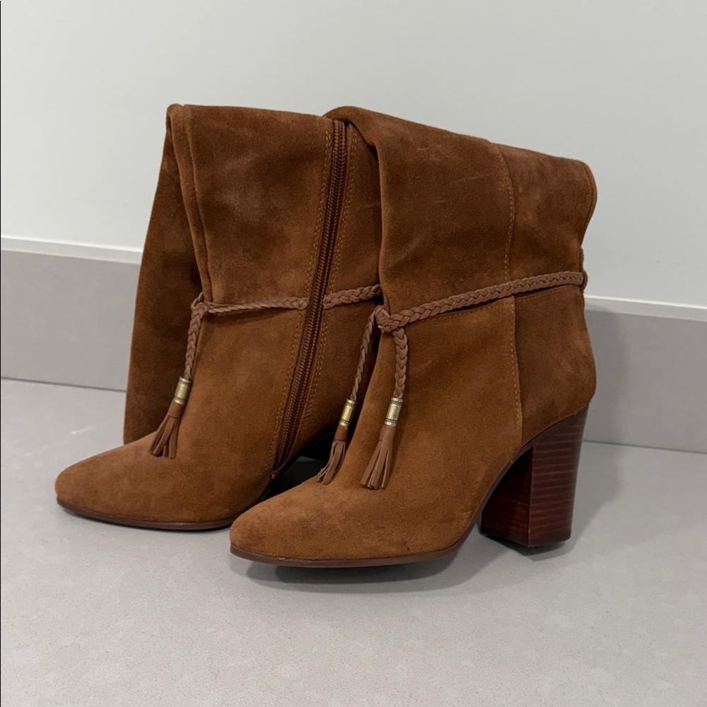 Suede boots